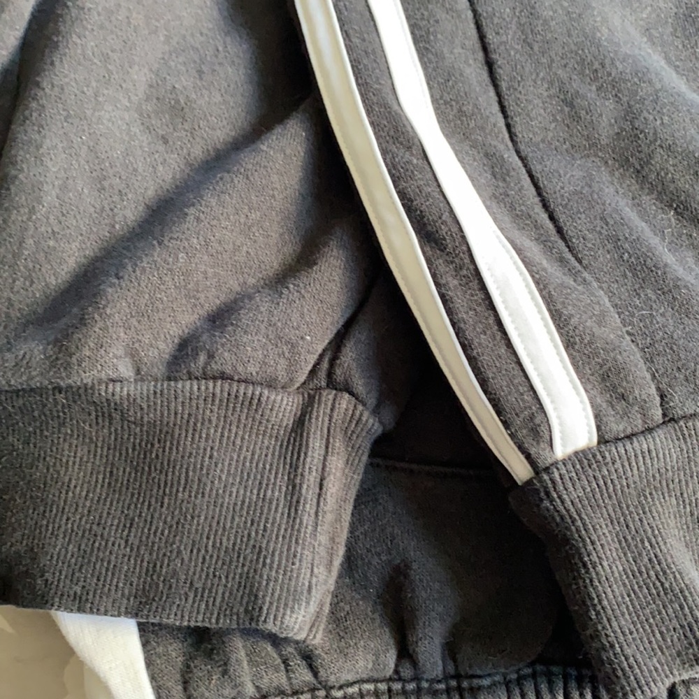 Men’s medium adidas jogger pants. - Picture 7 of 7